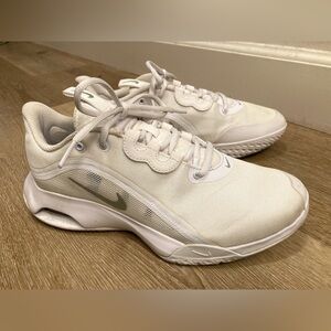 Nike Gymnastics Shoes Sneaker Women’s Size US8 UK5.5 EUR39 25cm. Good Condition